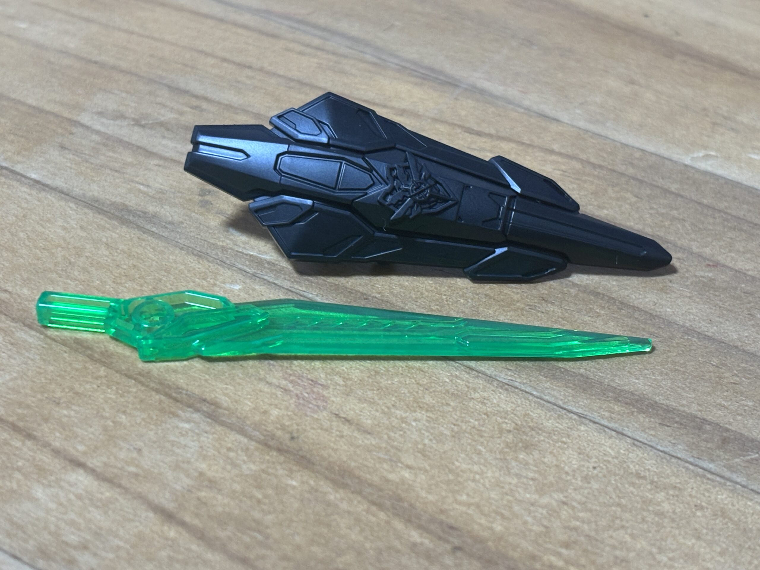 ガンダムアストレアタイプ-F『GFソードⅦ』『GFシールドⅦ』