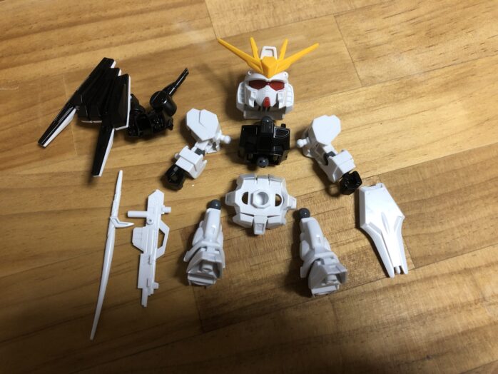 EXSTνガンダム各パーツ完成