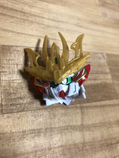 曹操ウイングガンダム　倚聖の装頭部