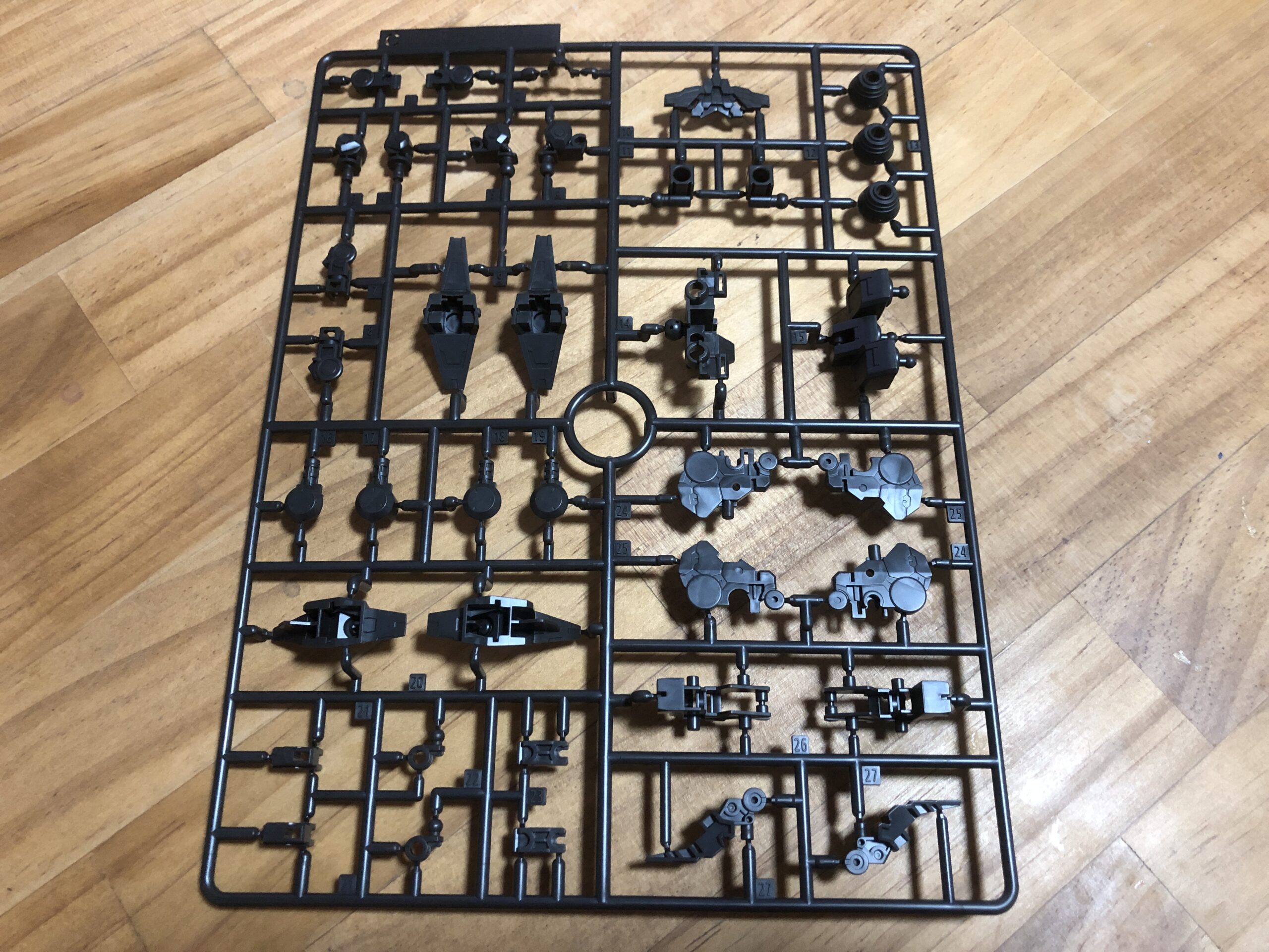 HG1:144ルブリスソーンパーツC