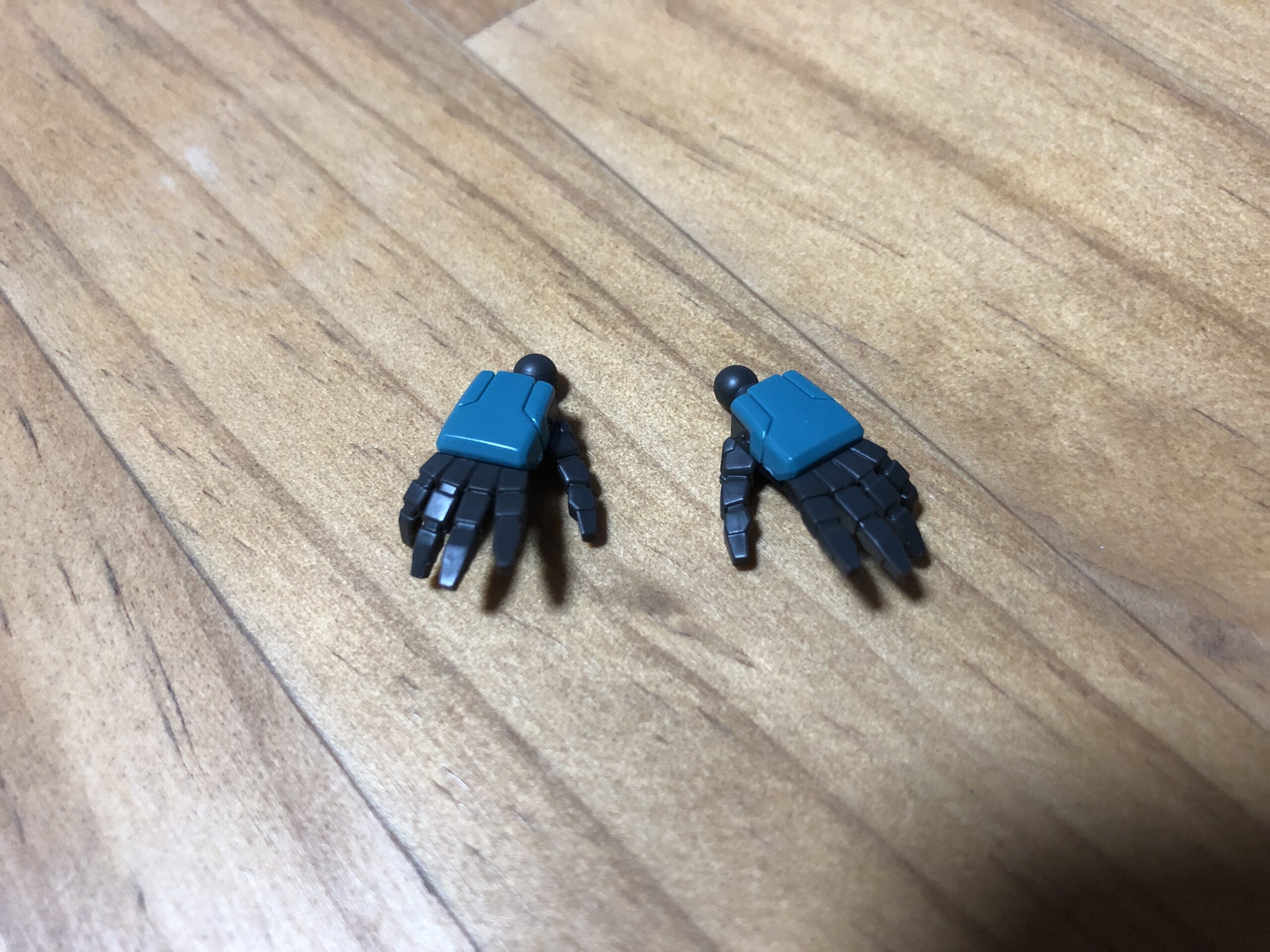 HG1:144ガンダムルブリスウルハンドパーツ