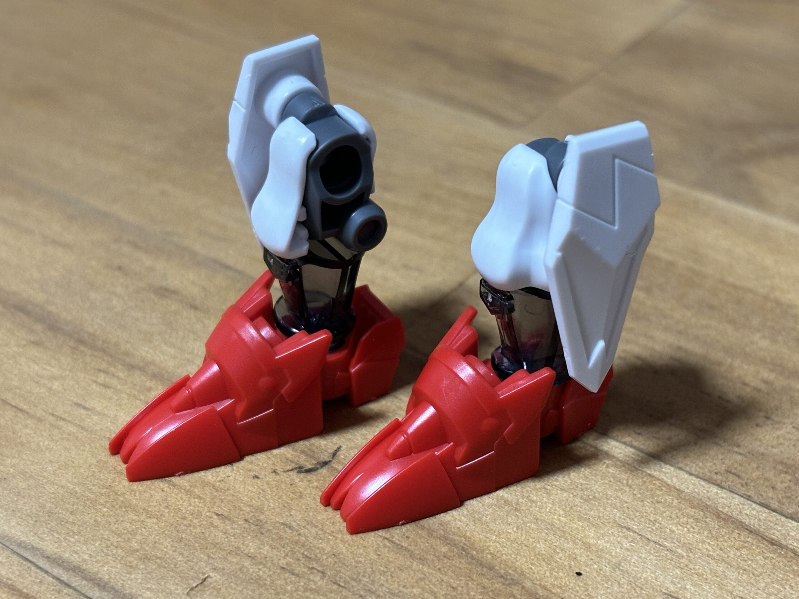 隠密ガンダムエアリアル両足横