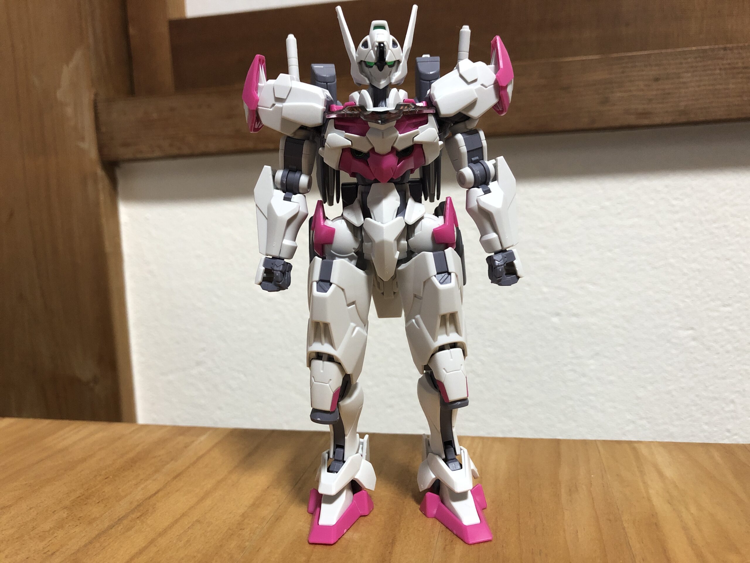 HG1:144ルブリスビットオンフォーム正面