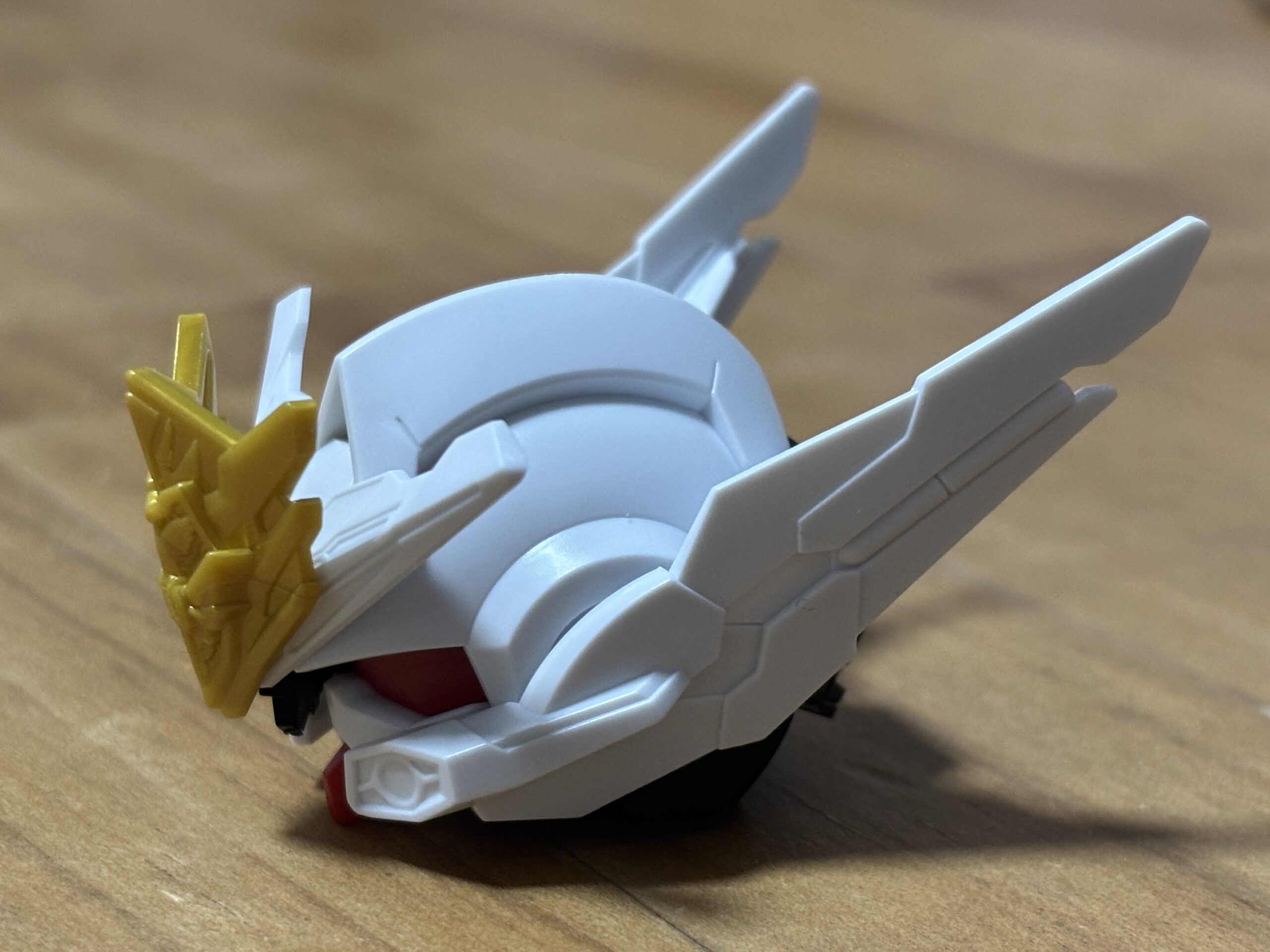 ガンダムアストレアタイプ-B頭横