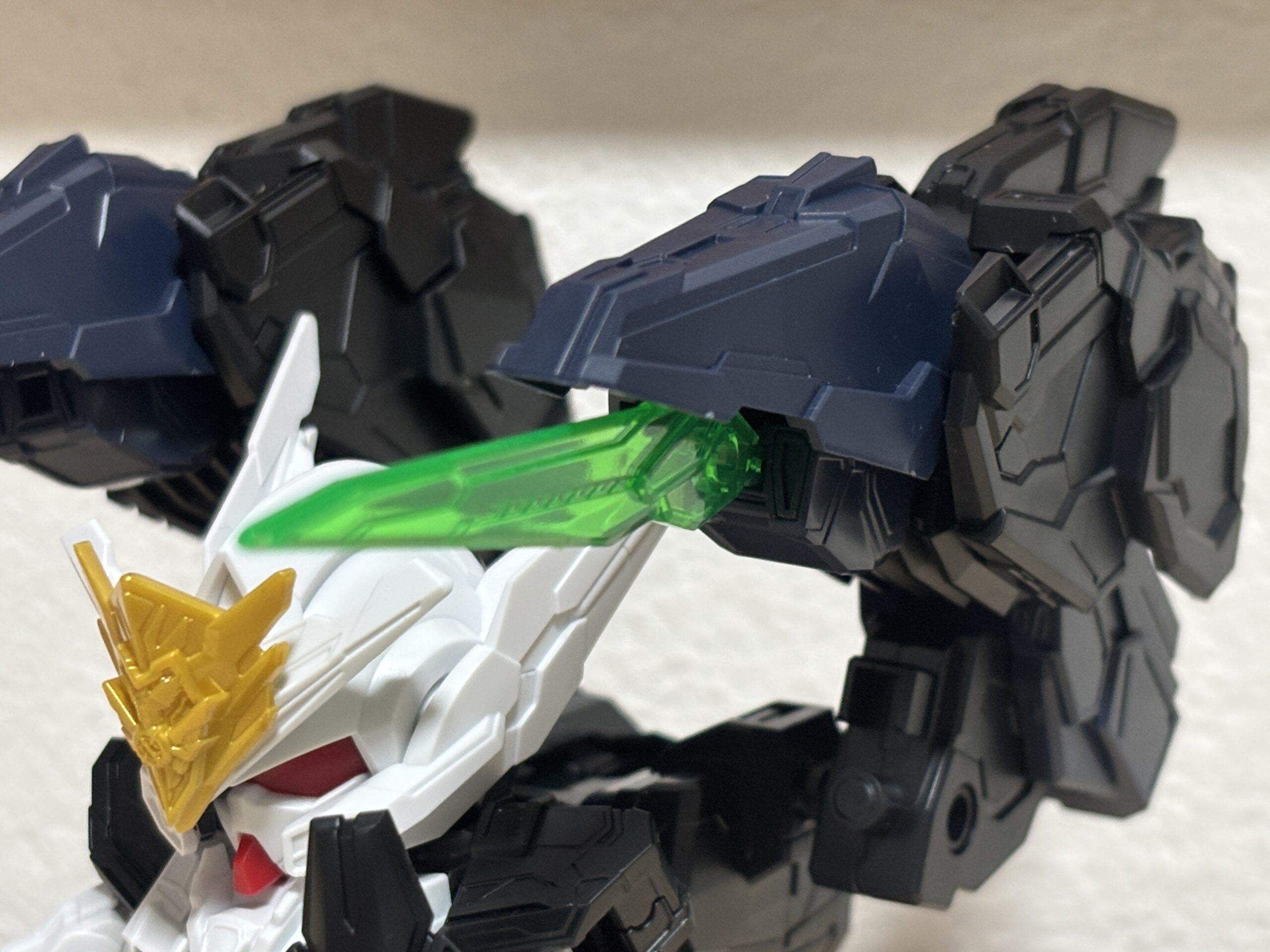 ガンダムアストレアタイプ-Bソード取り付け