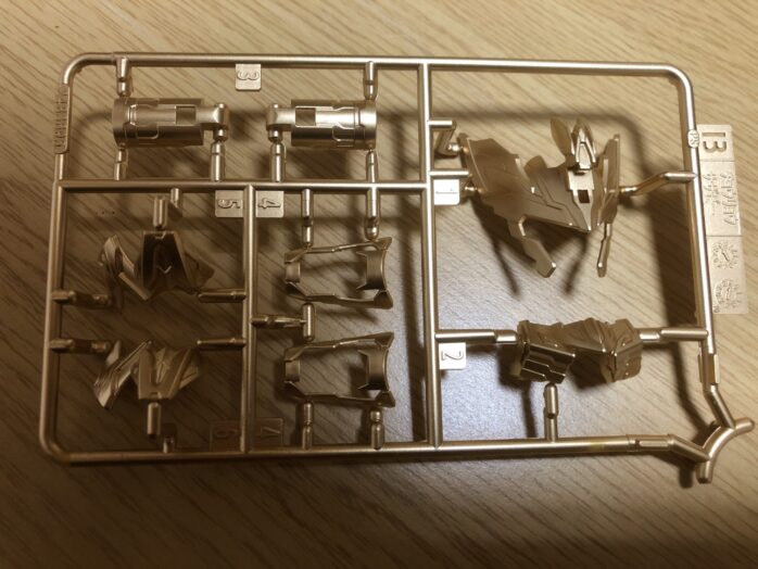 張遼サザビーゴールド塗装