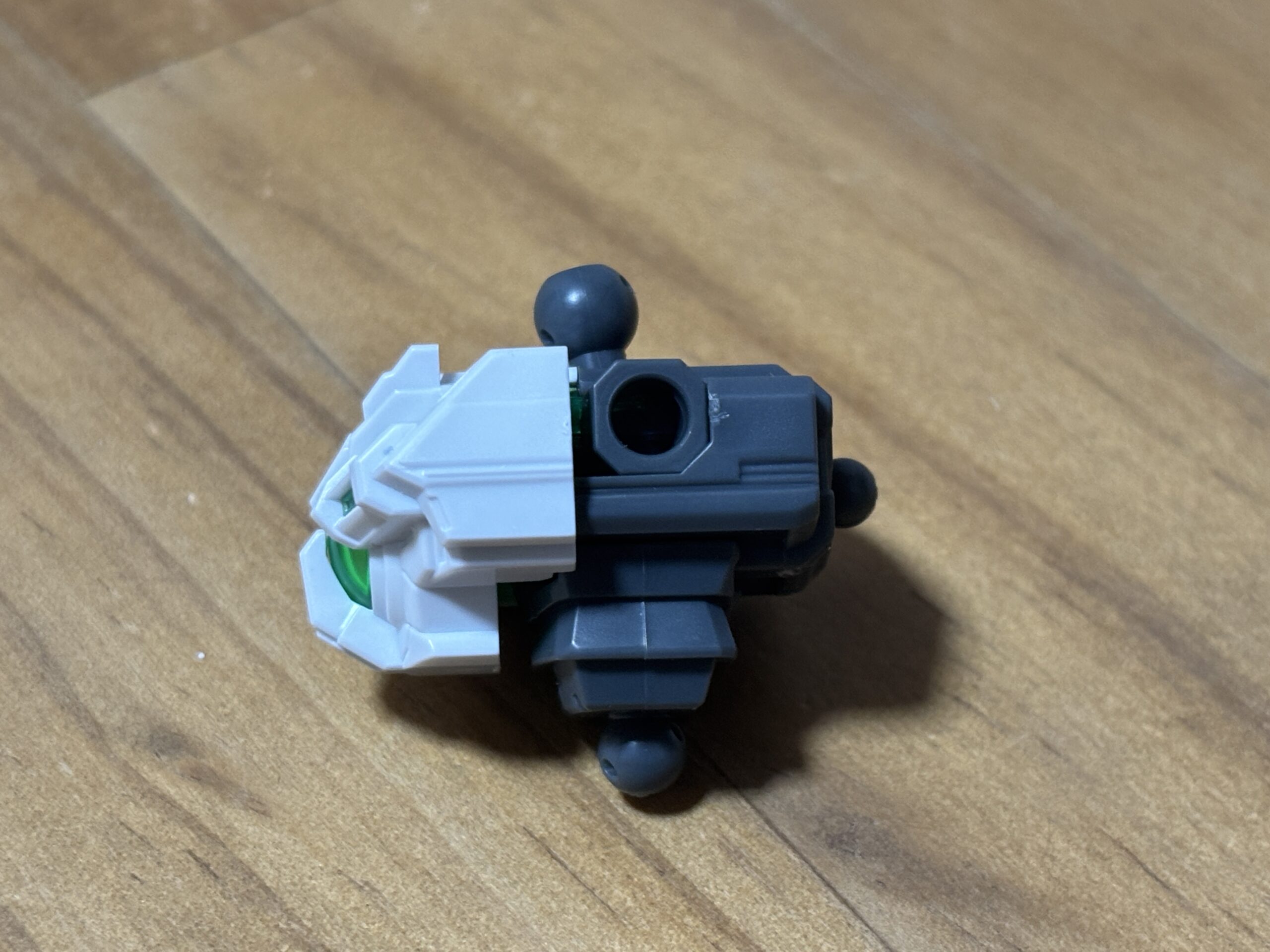 ガンダムアストレアタイプ-B胴体横