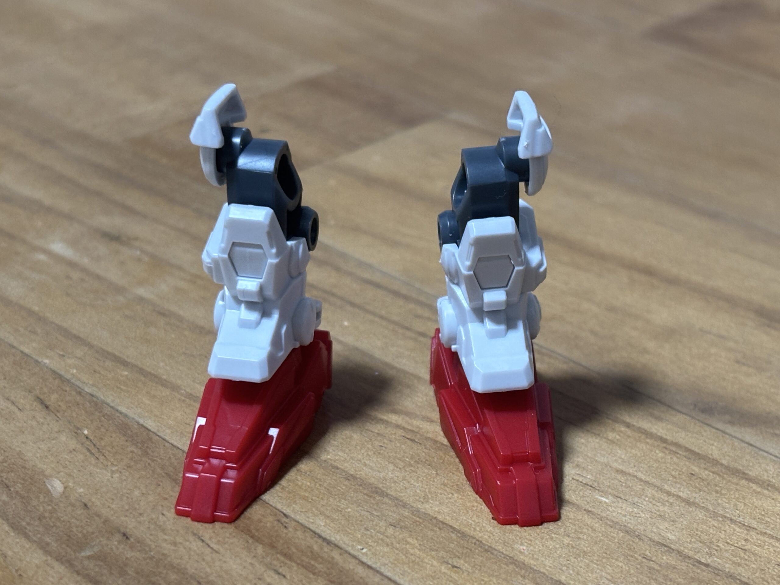 ガンダムアストレアタイプ-B両足