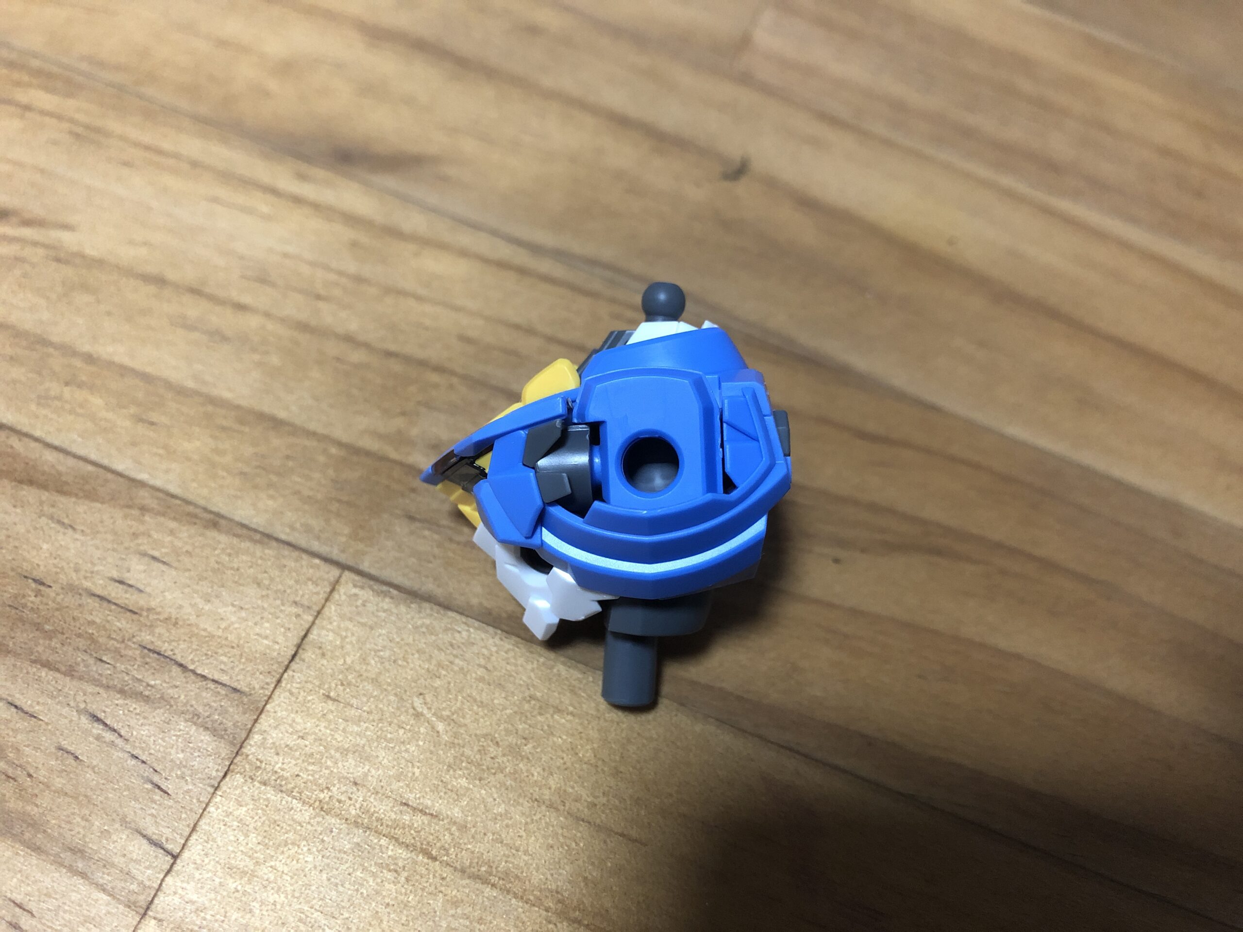 HG1:144 ガンダムエアリアル胴体横