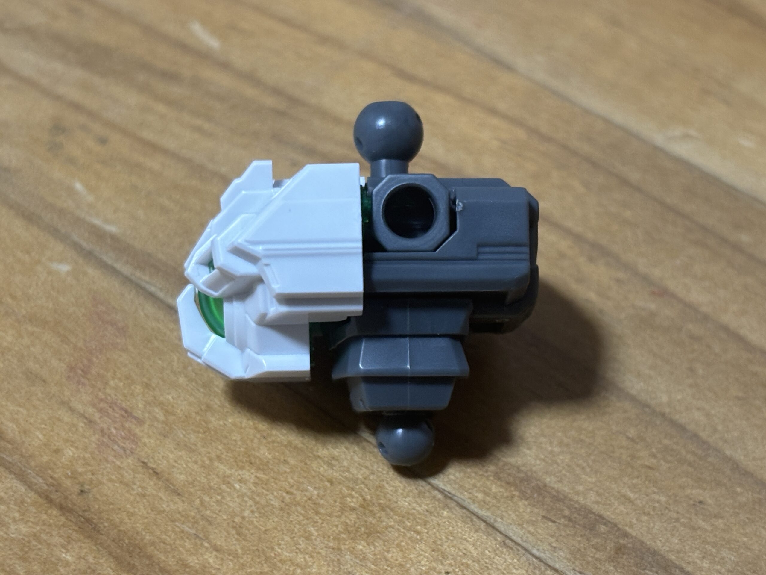 ガンダムアストレアタイプ-F胴体横