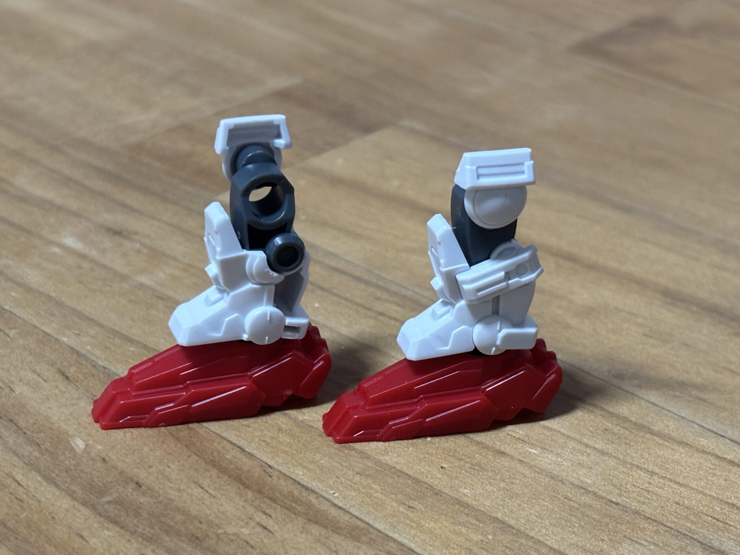 ガンダムアストレアタイプ-B両足横