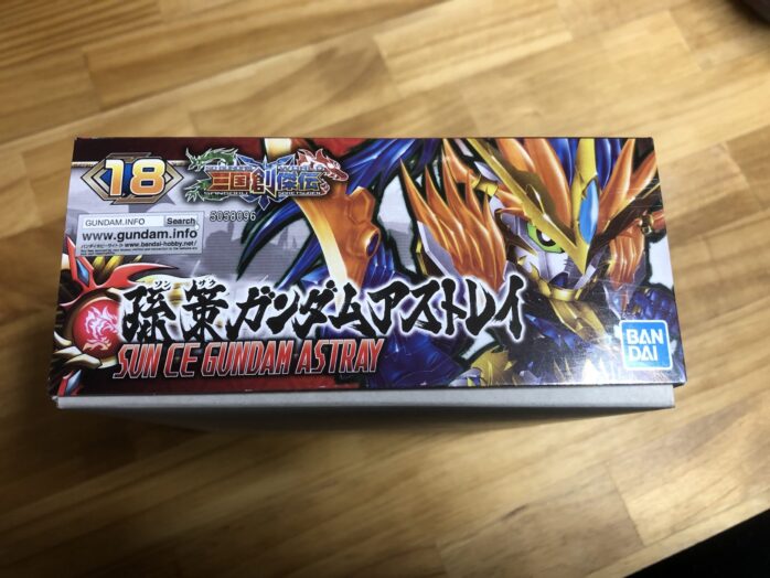 孫策ガンダムアストレイパッケージ前横