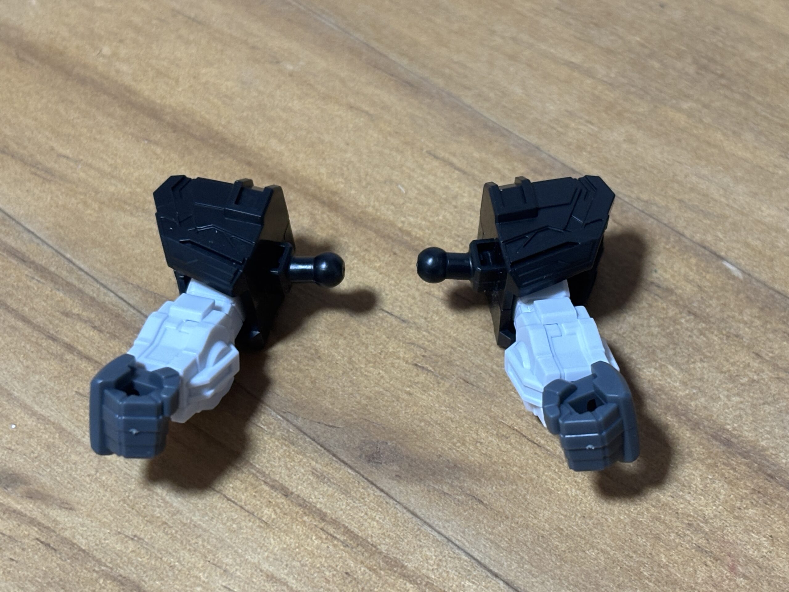 ガンダムアストレアタイプ-B両腕